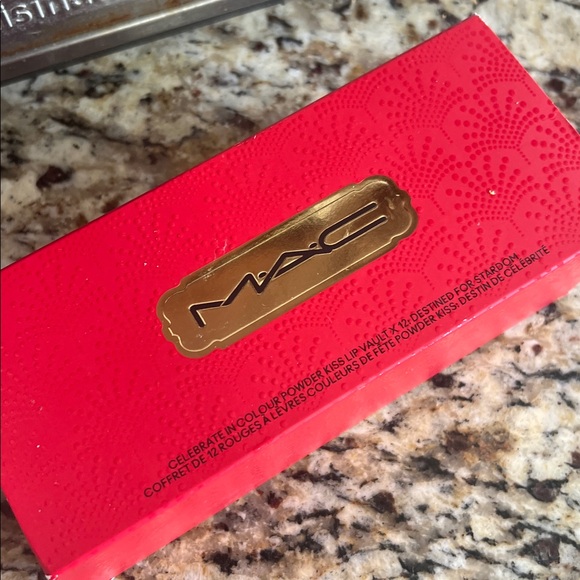 ❄️⚡️MAC Cosmetics Celebrate In Colour Powder Kiss Lip Vault x12 - Picture 8 of 10